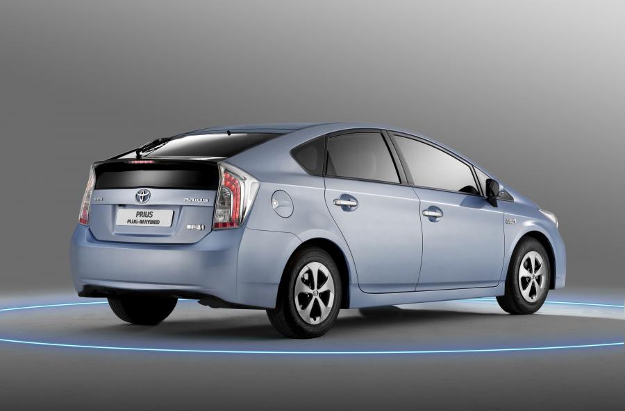  Toyota Prius 2012 года  (фото 13 из 40)